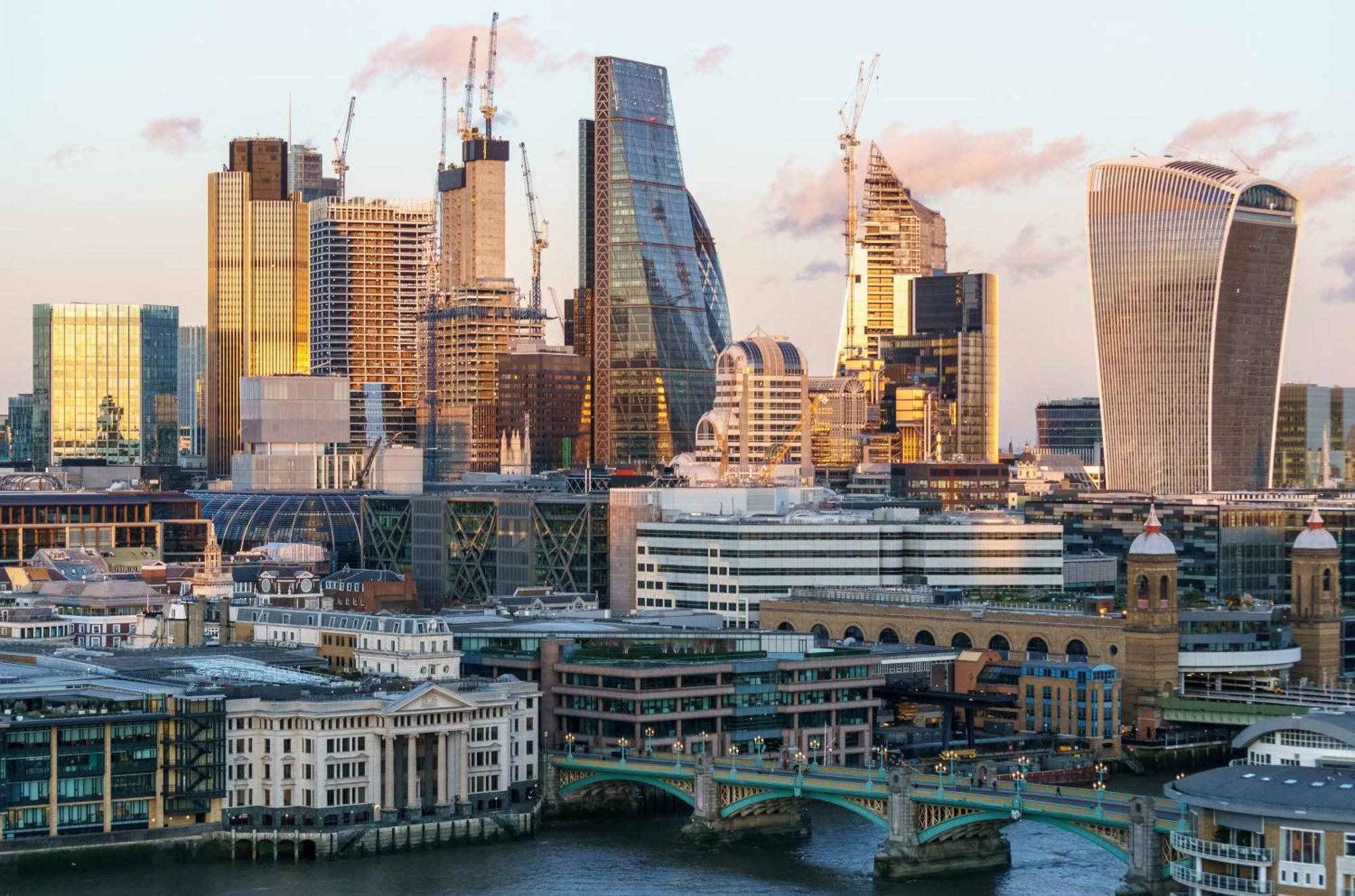 Tower Bridge Rainbow Suites Londra Dış mekan fotoğraf